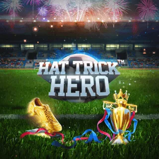Miniatura de la tragamoneda Hat Trick Hero de Betsoft con un botín dorado y un trofeo sobre césped.